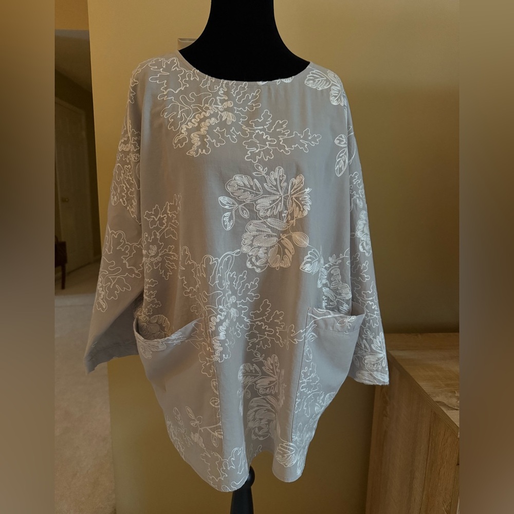 Cynthia Rowley Gray Floral Blouse
